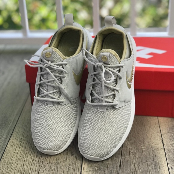 Nike&Swarovski Crystal Roshe Two Light Bone W - Picture 6 of 8